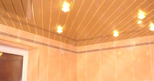 Довършване на тавана в банята с пластмасови панели