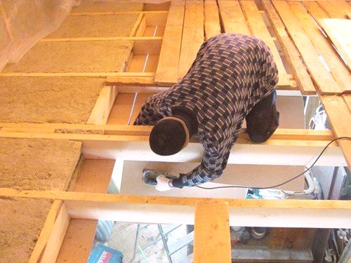 Bolje je zagrijati strop u kadi: minvata, glina, piljevina ili ekspandirana glina, korak po korak