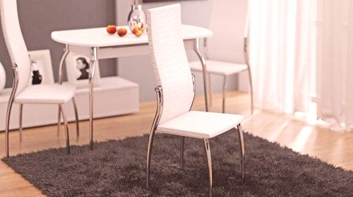 Хромиране столице за кухињу (23 слике): кухињске столице на металном оквиру са ногама са кромом и меком леђима, намештај на хромираном раму, стандардни