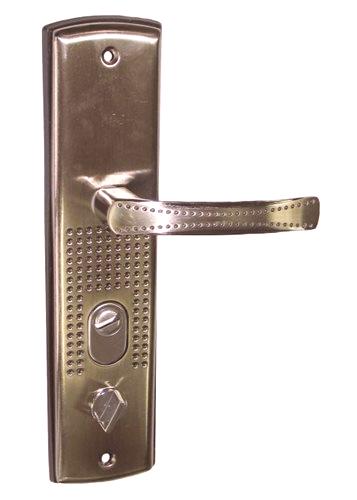 Дръжки за входната врата: дръжки на металното крило на вратата