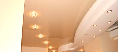 Vgradnja reflektorjev v strop iz mavčnih plošč