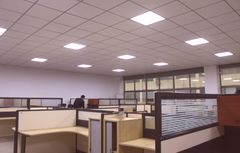 LED osvetlitev v pisarni: prednosti in slabosti