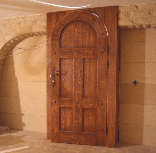 Vrata iz hrastovog masiva: unutrašnjost i ulaz, fotografije u unutrašnjosti