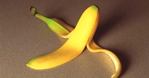 Как да се хранят цветята с бананова кора