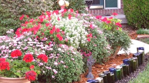 Klovni in cvetlični vrtovi z lastnimi rokami (98 slik): izdelujemo vertikalne strukture za cvetje iz obrti v bližini hiše in v državi