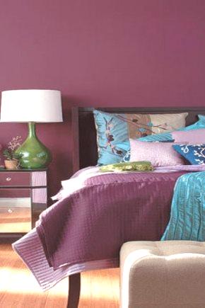 Purpurna spavaća soba (68 fotografija): dizajn u bijelo-ljubičastim i žuto-ljubičastim tonovima, ideje interijera s crnim naglascima, vrijednosti boja
