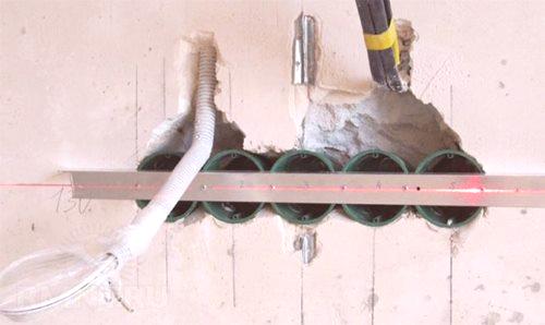 Namestitev pod-nosilcev v betonsko, opečno ali suho steno