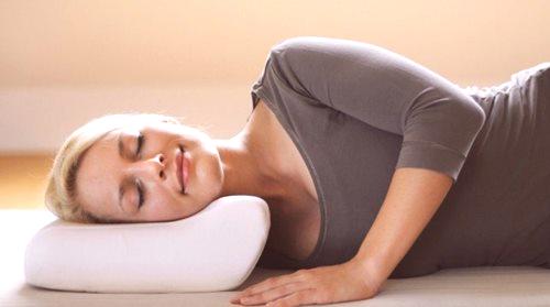 Ortopedska blazina (45 fotografij): Najboljši modeli za spanje, ocene