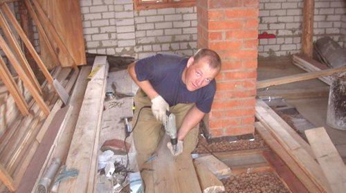 Како изоловати под помоћу експандиране глине? За и против изолације подова у дрвеној кући, критике