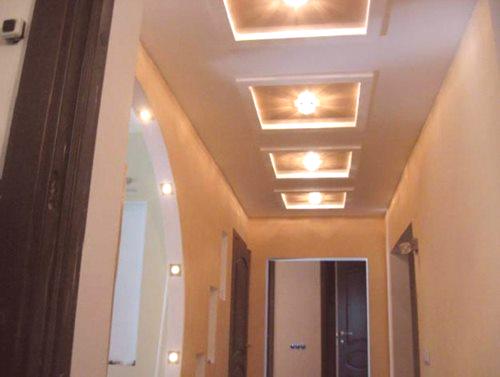 Възможности за проектиране на окачени тавани от гипсова мазилка в коридора