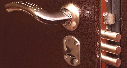 Гвоздена брава за врата: како одабрати и замијенити унутарње запорне механизме