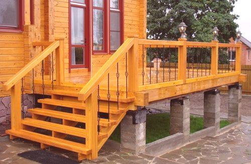 Praktične lesene stopnice za hišo: kako narediti sami