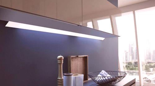 Pohištveni elementi (48 slik): vgrajeni in nadzemni LED modeli v kuhinjskih omarah in drugem pohištvu