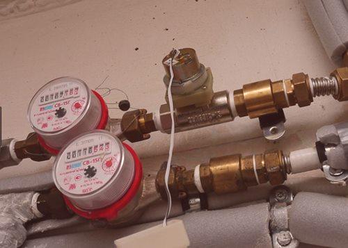 Kako postaviti povratni ventil na vodu: značajke i vrste uređaja
