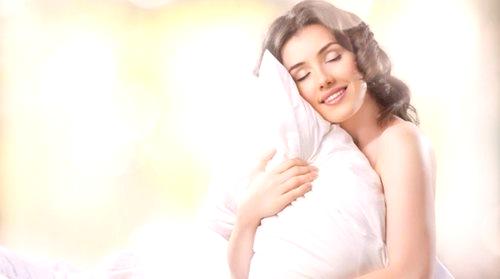 Yalivtseva jastuk (22 fotografija): korisna svojstva smreke za spavanje, kako koristiti jastuk, punjen čipsom