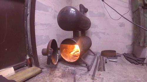 Пещ за гараж на дърво: дървена печка на дълги гори със собствени ръце, чертеж на отоплително устройство
