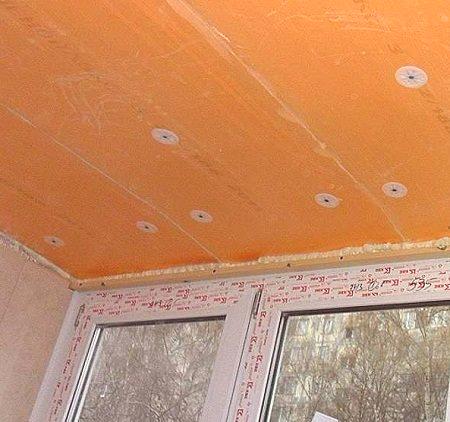 Kako izolirati strop na balkonu z lastnimi rokami: 3 material