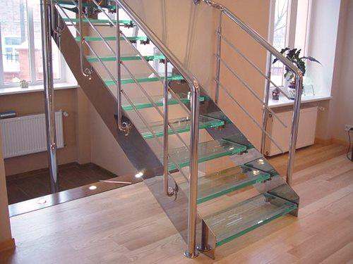 Pribor za stepenice od nehrđajućeg čelika: izbor i ugradnja