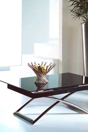 Zložljive mize na kovinskem okvirju: kovinski zložljivi modeli in različice aluminijastih tračnic