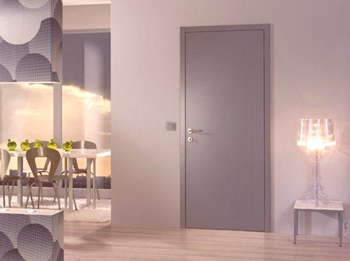 Siva unutarnja vrata u unutrašnjosti: fotografija opcija za korištenje u stanu ili kući