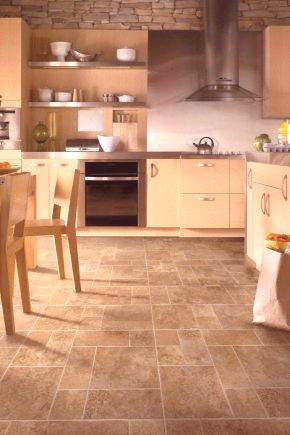 Кухненски подови настилки (48 снимки): съвети за избор на материал, който да направи пода по-добър, бели, черни и кафяви опции в интериора