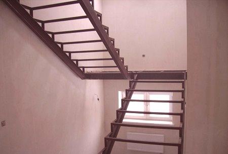 Pravilna izrada stepenica na metalnom okviru: 2 vrste