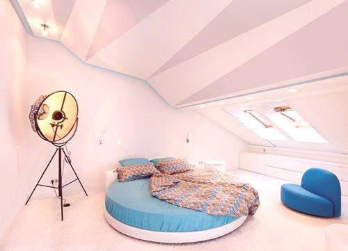 Дизайн на тавана в спалнята: 5 начина да го украсите