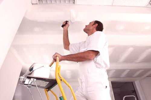 Stare metode z novimi tehnologijami - barva nepremočljiva za stene in stropove