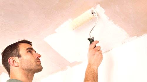 Как да нарисуваме таван с боя на водна основа? Боядисване без разводи, замазване със собствените си ръце, кой ролер е по-добре да се използва