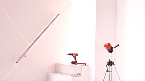 Instaliranje svjetionika za žbukanje zidova: kako pravilno postaviti s laserskom razinom, kako postaviti vlastite ruke, kako postaviti udaljenost