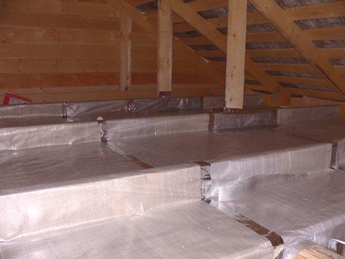 Задушаване за баня с таван: 5 начина да се поддържа баня от влага